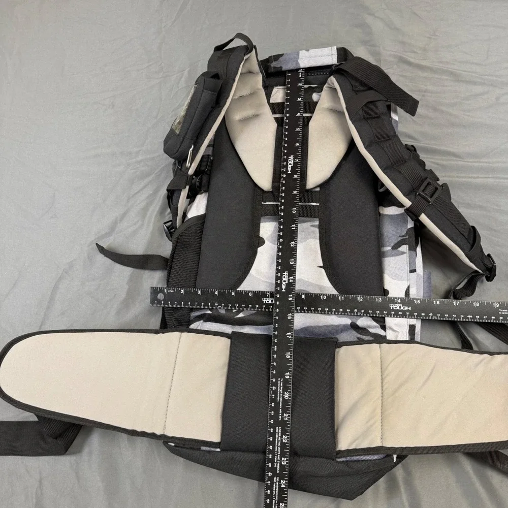 Vintage 686 G.I. Pack Backpack Snowboarding Technical Camo Black Grey